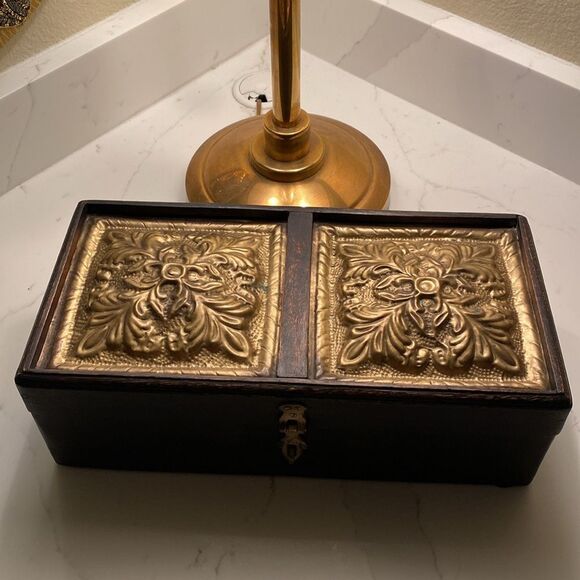Vintage Wooden Box with Brass accents - Picture 16 of 16